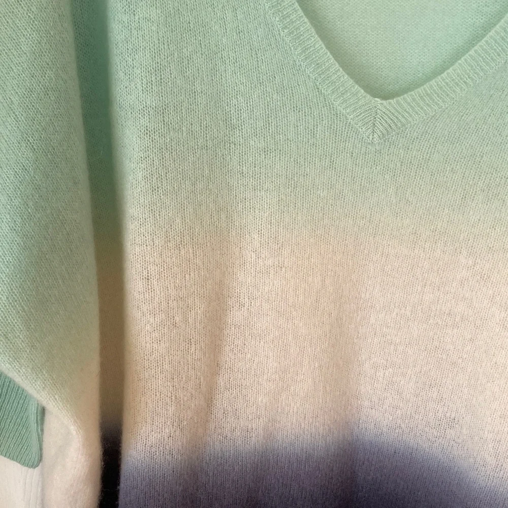 C by Bloomingdale's Ombre V-Neck 100% 2 ply Cashmere Sweater - Mint, Cream, Navy - Picture 4 of 7